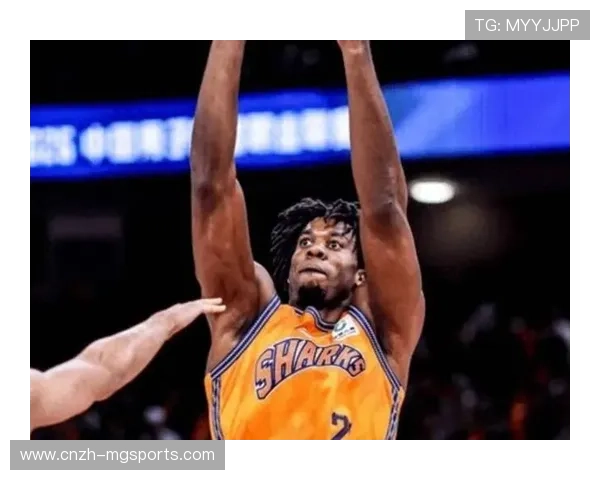 上海队怀特塞德内线统治力 防守屏障作用显著 上海队怀特塞德内线统治力 防守屏障作用显著