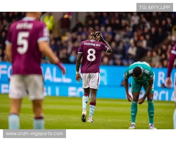 争议判罚对积分榜与争冠格局的影响 曼城利物浦双双受损